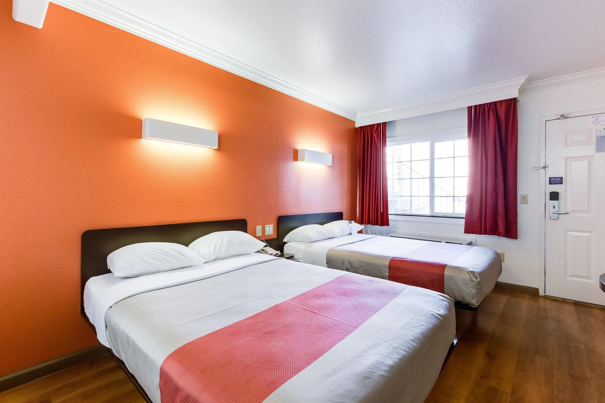 Motel 6-San Jose, Ca - Convention Center Zewnętrze zdjęcie