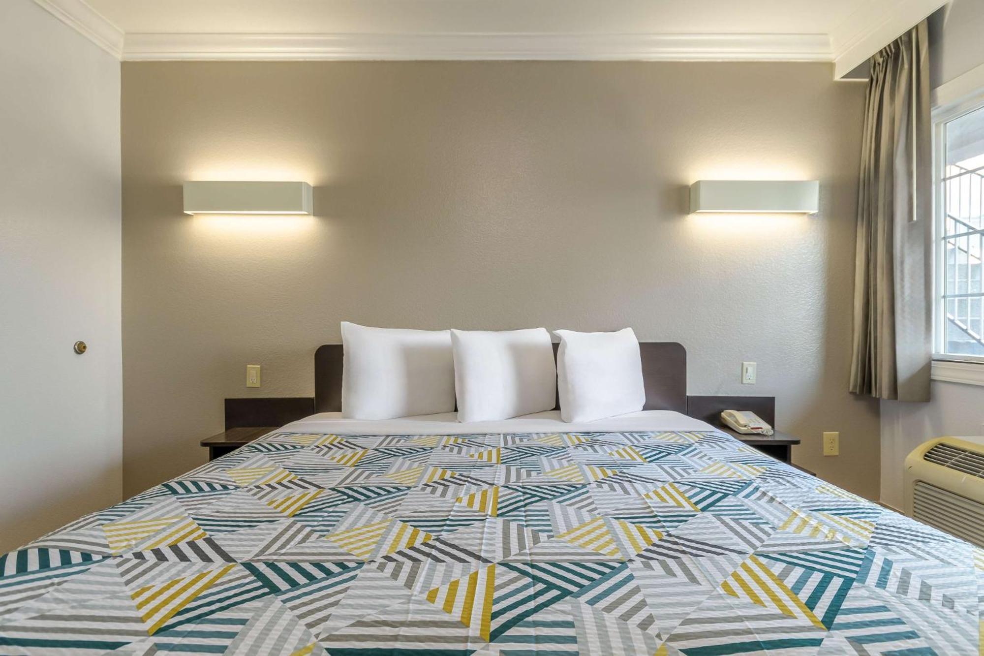 Motel 6-San Jose, Ca - Convention Center Zewnętrze zdjęcie